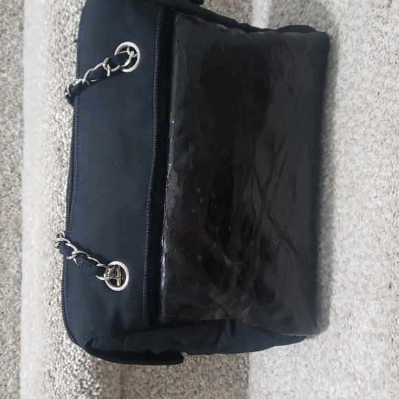 Chanel quilted chain bag Authentic Patent Leather And Nylon - Picture 6 of 10